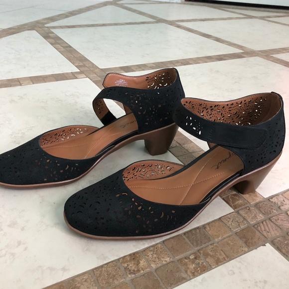 easy spirit cindie mary jane heels